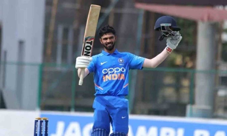 Ind vs Wi: इस खिलाड़ी पर बिल्कुल भी तरस नहीं खा रहे कप्तान रोहित शर्मा! वेस्टइंडीज दौरे पर खेलने को नहीं मिला एक भी मैच